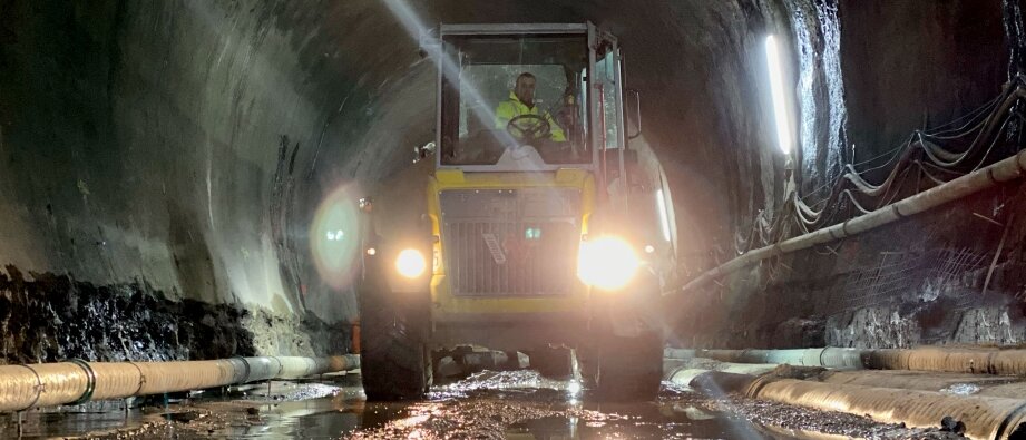 Wacker Neuson Dual View Dumper DV90 in the tunnel