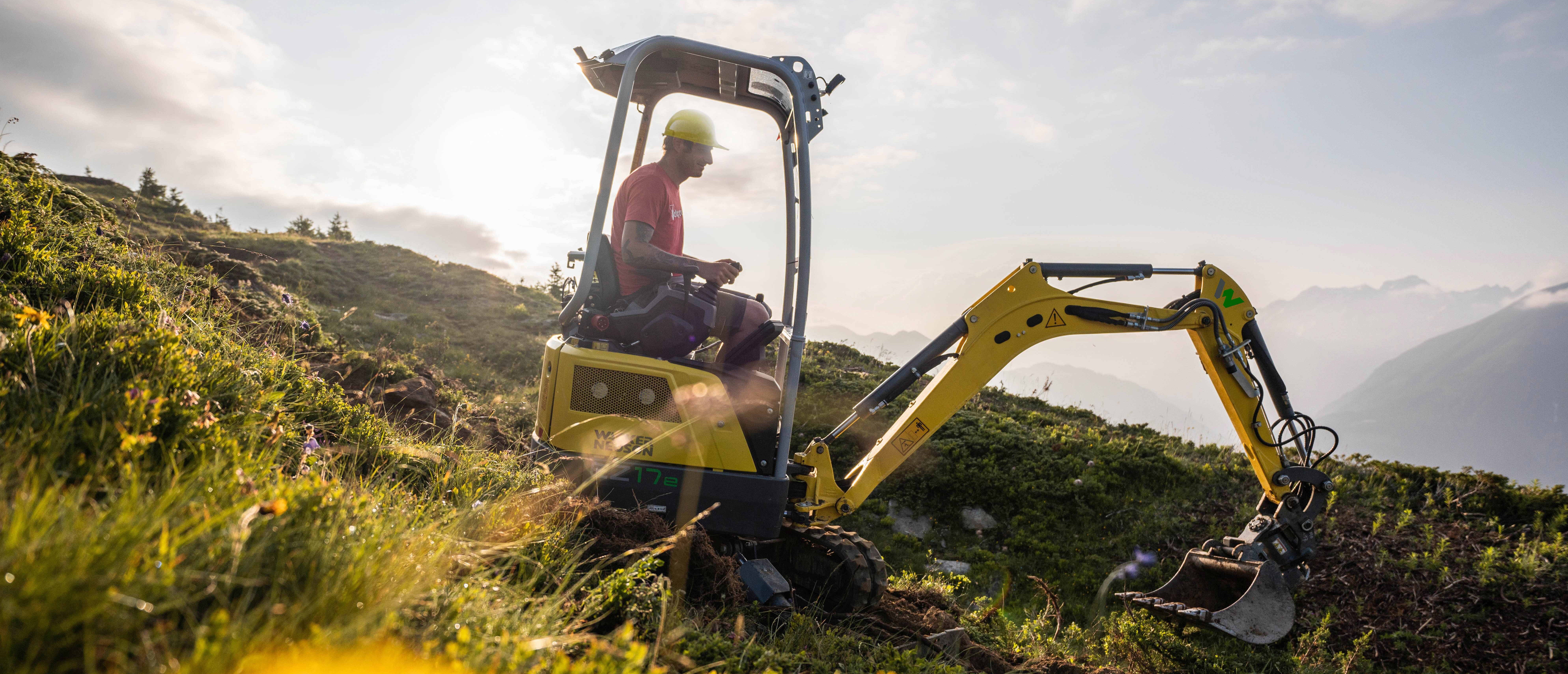 EZ17e von Wacker Neuson in den Bergen