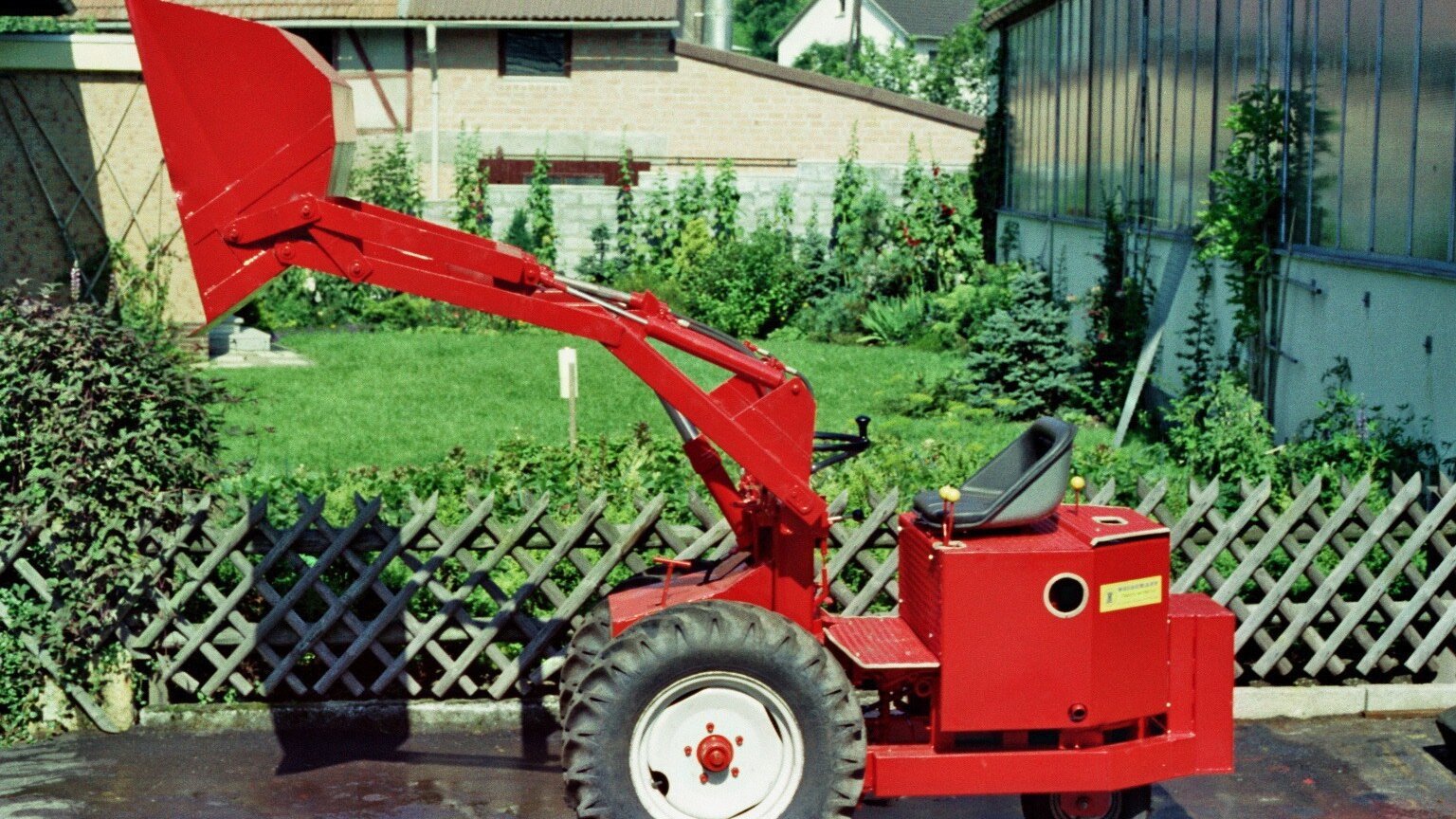 ein alter Hoftrac von 1972